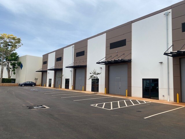 94-1245 Halehana, Waipahu, HI à louer - Photo de l’immeuble – Image 3 sur 7