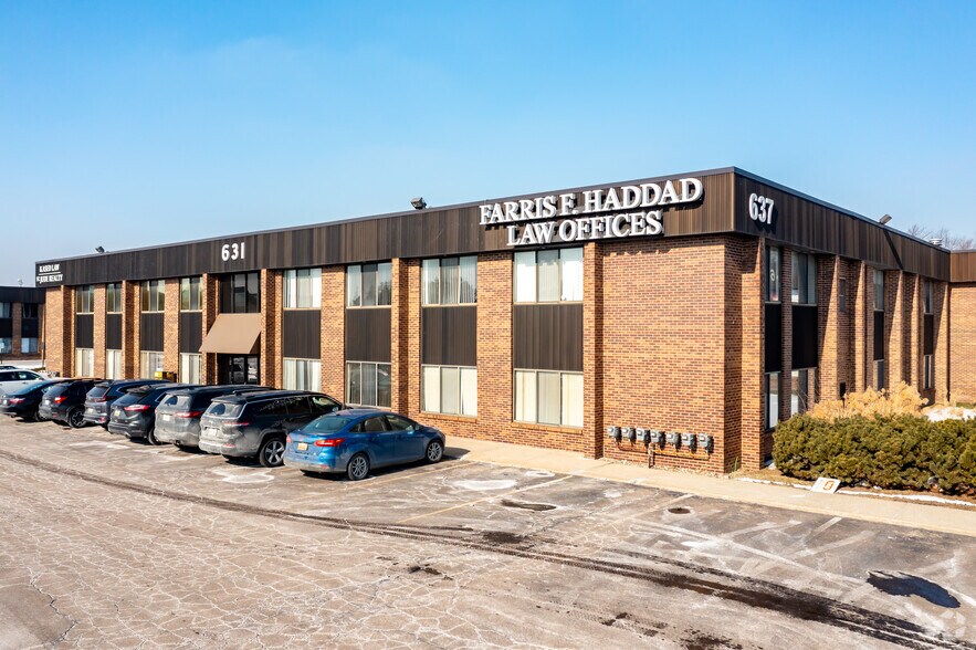 631 E Big Beaver Rd, Troy, MI à louer - Photo principale – Image 1 sur 3
