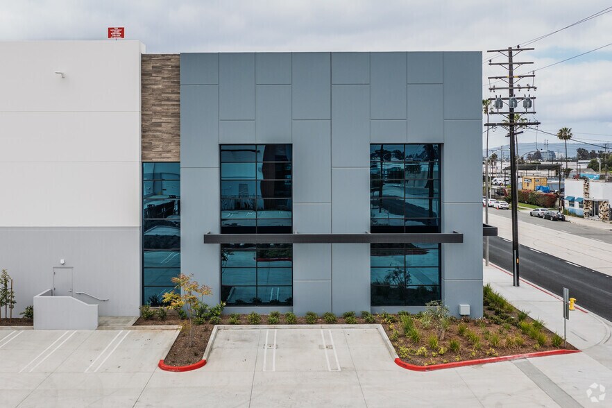 219 W Gardena Blvd, Gardena, CA à louer - Photo de l’immeuble – Image 3 sur 5