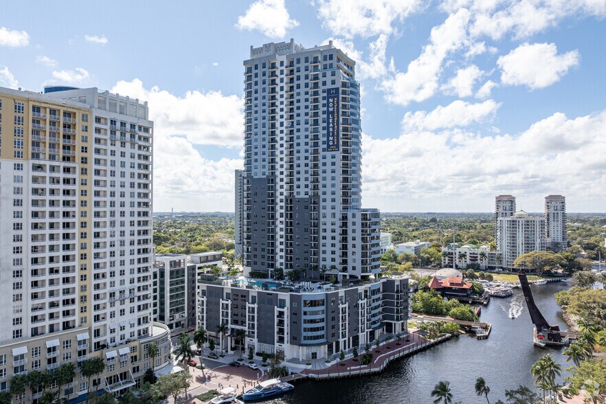 401 SW 1st Ave, Fort Lauderdale, FL à louer - Photo principale – Image 1 sur 23