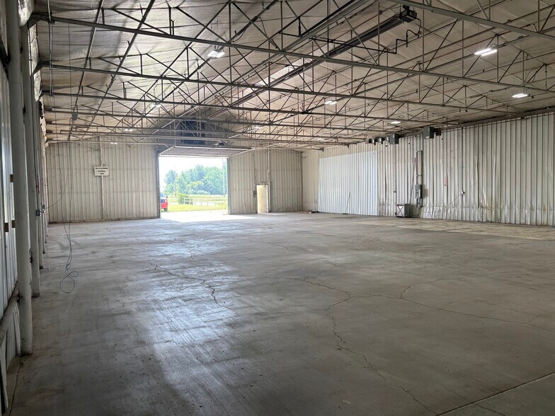 249 Industrial Ave, Pioneer, OH à louer - Photo de l’immeuble – Image 2 sur 5