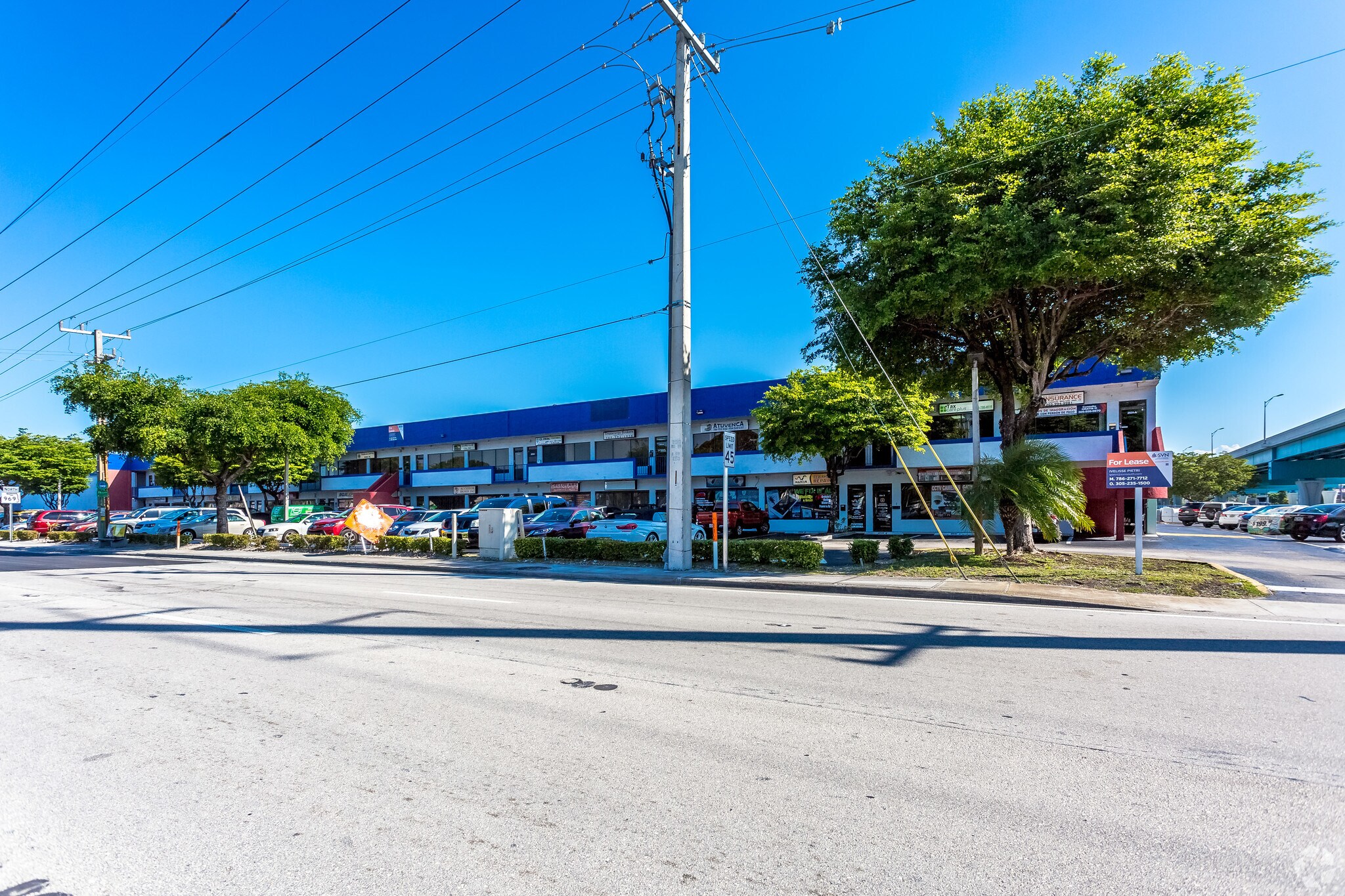 2501-2545 NW 72nd Ave, Miami, FL à louer Photo principale– Image 1 sur 12