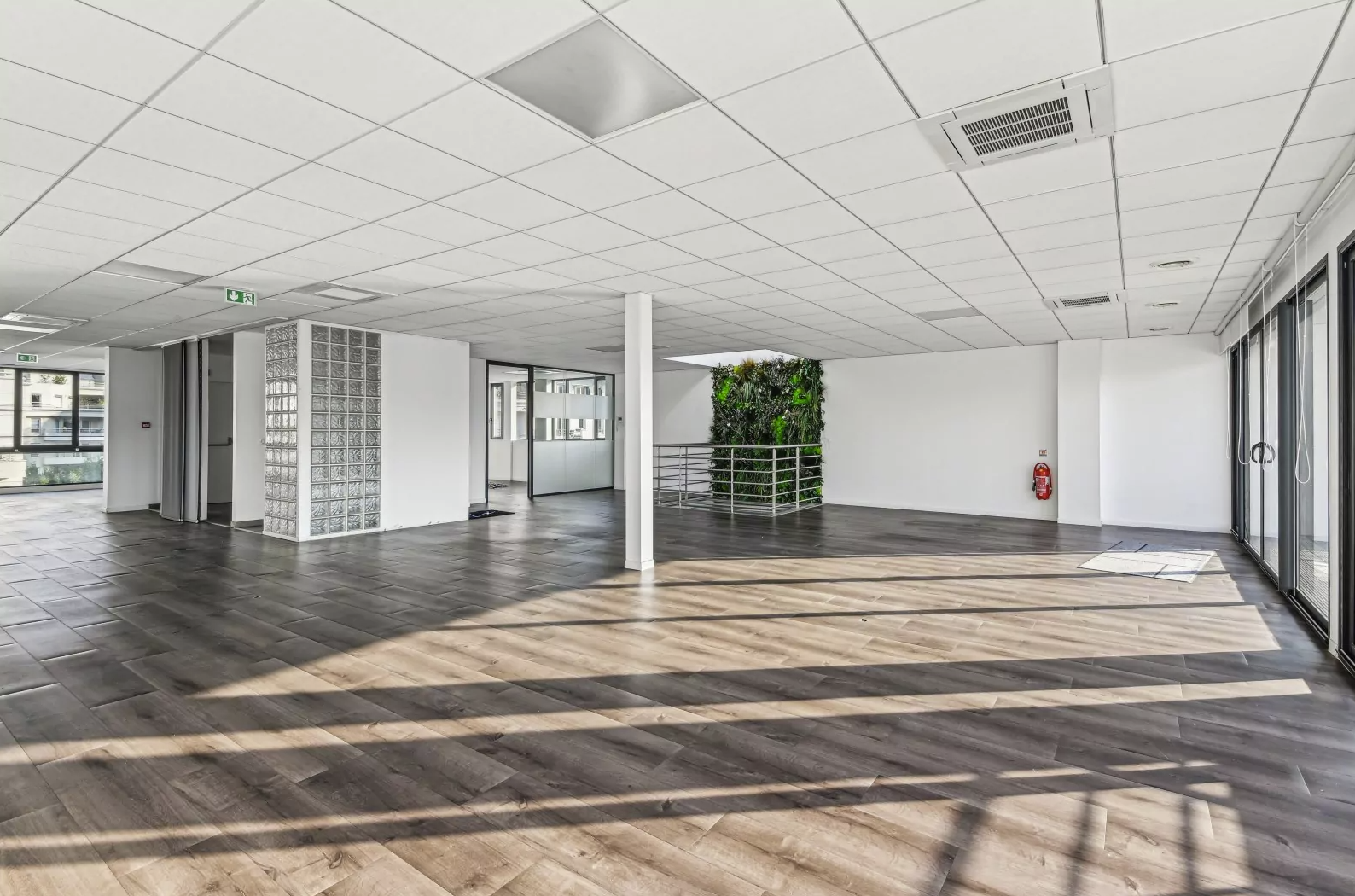 Bureau dans Courbevoie à louer Photo intérieure– Image 1 sur 17