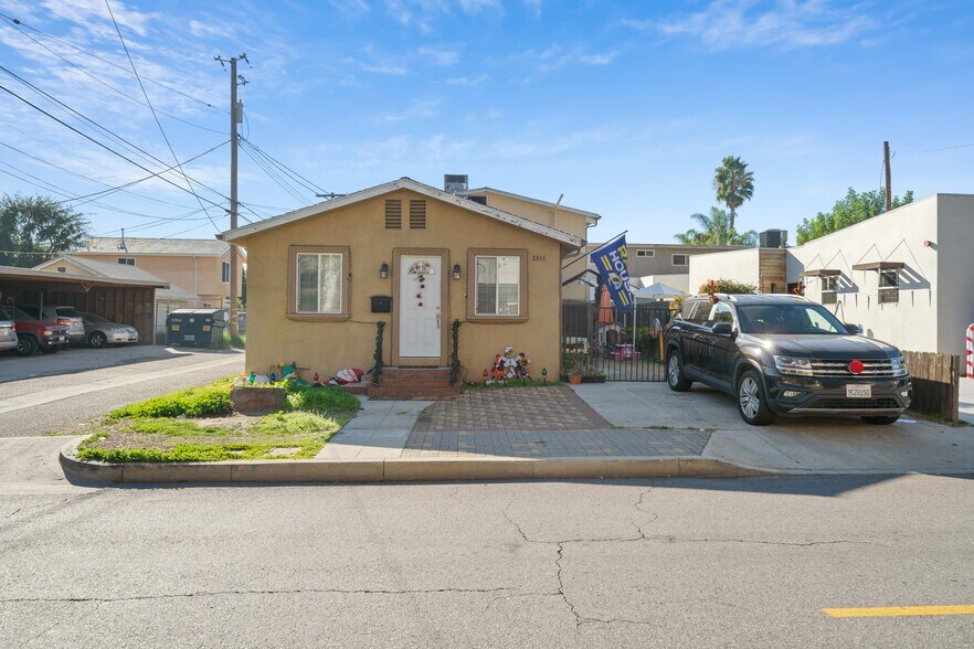 2014-2016 Peyton Ave, Burbank, CA à vendre - Photo de l’immeuble – Image 2 sur 28