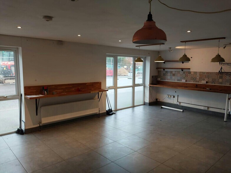 Lyndhurst Road, Sunninghill à louer - Photo de l’immeuble – Image 2 sur 10