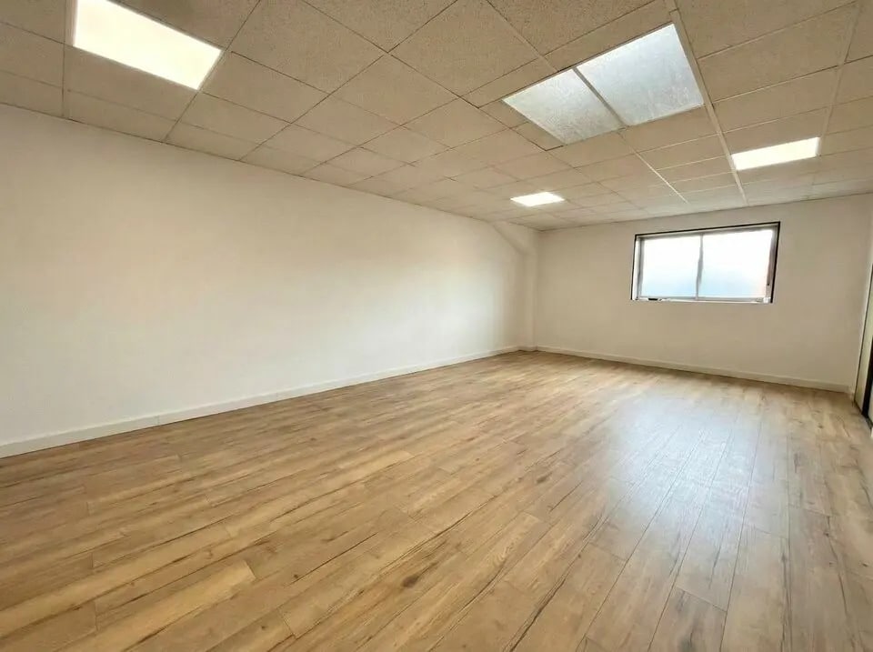 Bureau dans Fréjus à vendre Photo de l’immeuble– Image 1 sur 6