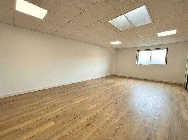 Plus de détails pour Bureau à vendre