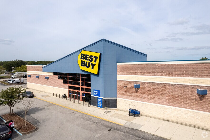 8151 Blanding Blvd, Jacksonville, FL à louer - Photo principale – Image 1 sur 15