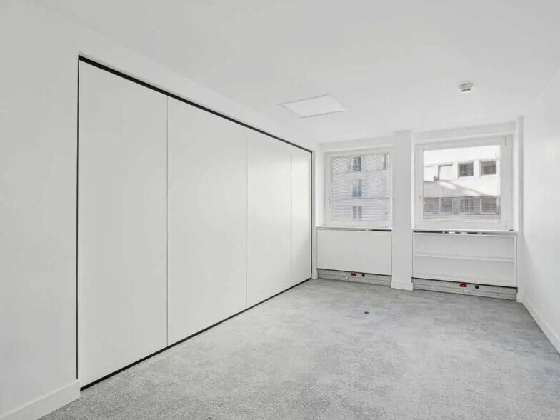 137-139 Rue De L'Universite, Paris à louer - Photo de l’immeuble – Image 3 sur 12