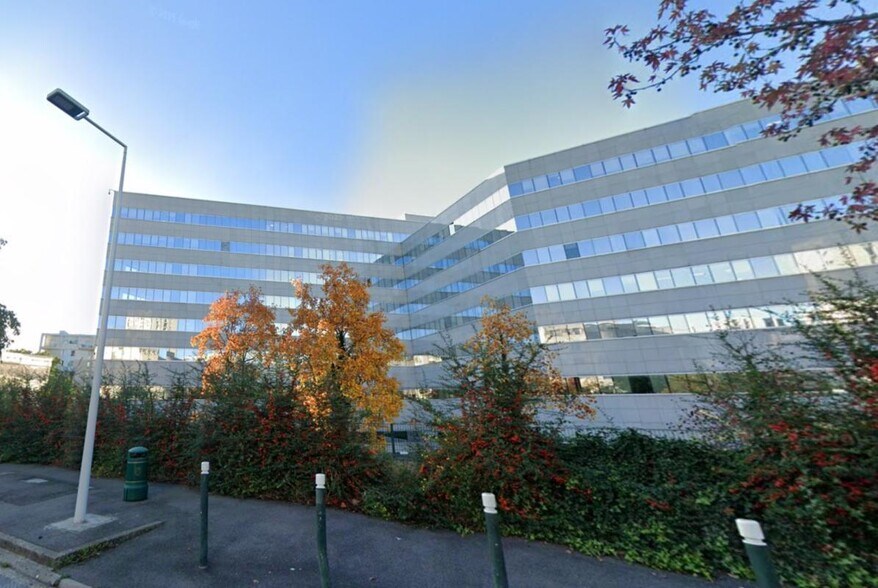 Bureau dans Nanterre à louer - Photo de l’immeuble – Image 2 sur 10