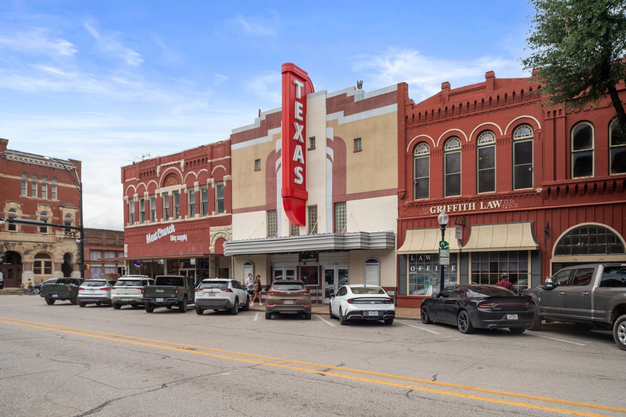 110 W Main St, Waxahachie, TX à louer Photo de l’immeuble– Image 1 sur 28