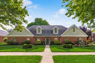 240 S 4th St, Coshocton, OH à louer Photo intérieure– Image 1 sur 18