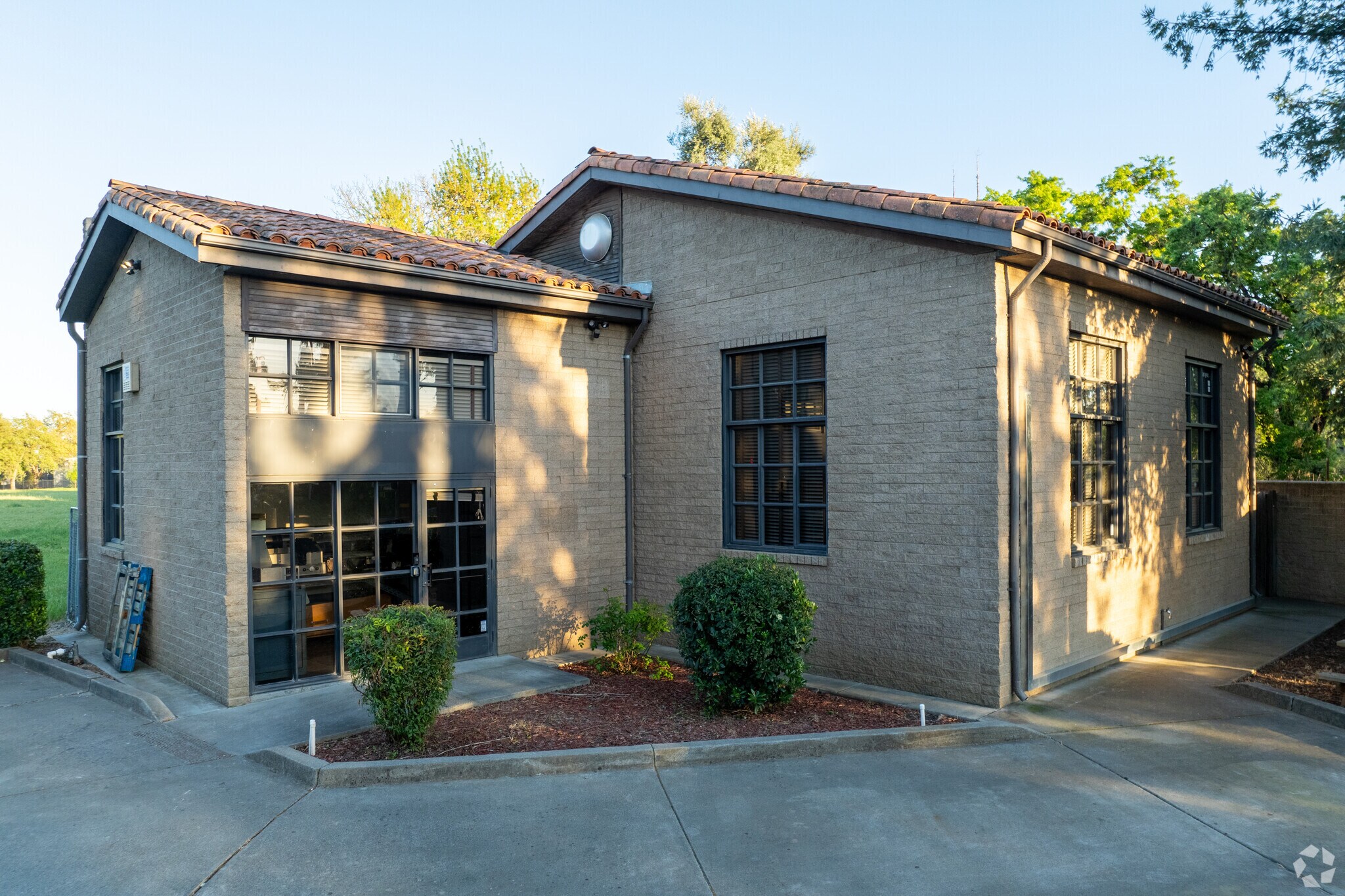 1100 W Chiles Rd, Davis, CA à vendre Photo de l’immeuble– Image 1 sur 9
