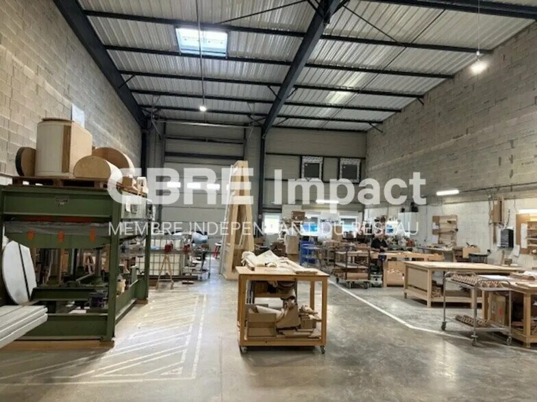 Local d’activités dans Cernay-lès-Reims à louer - Photo de l’immeuble – Image 1 sur 10
