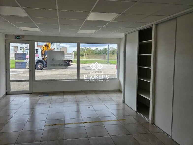 Local commercial dans Bourg-en-Bresse à louer - Photo de l’immeuble – Image 1 sur 10