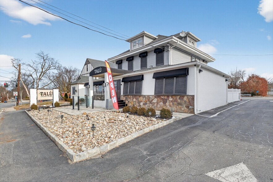 3436 Lexington Ave, Mohegan Lake, NY à vendre - Photo de l’immeuble – Image 3 sur 20