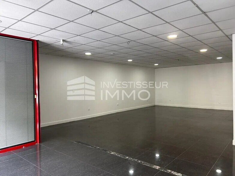 1 Rue De La Mairie, Compiègne à louer - Photo de l’immeuble – Image 3 sur 5