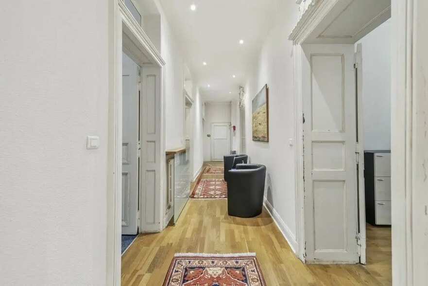 Bureau dans Paris à louer - Photo de l’immeuble – Image 2 sur 7