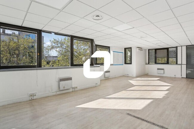 Plus de détails pour Bureau à vendre