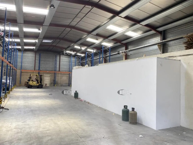 Local d’activités dans Genas à louer - Photo intérieure – Image 3 sur 12