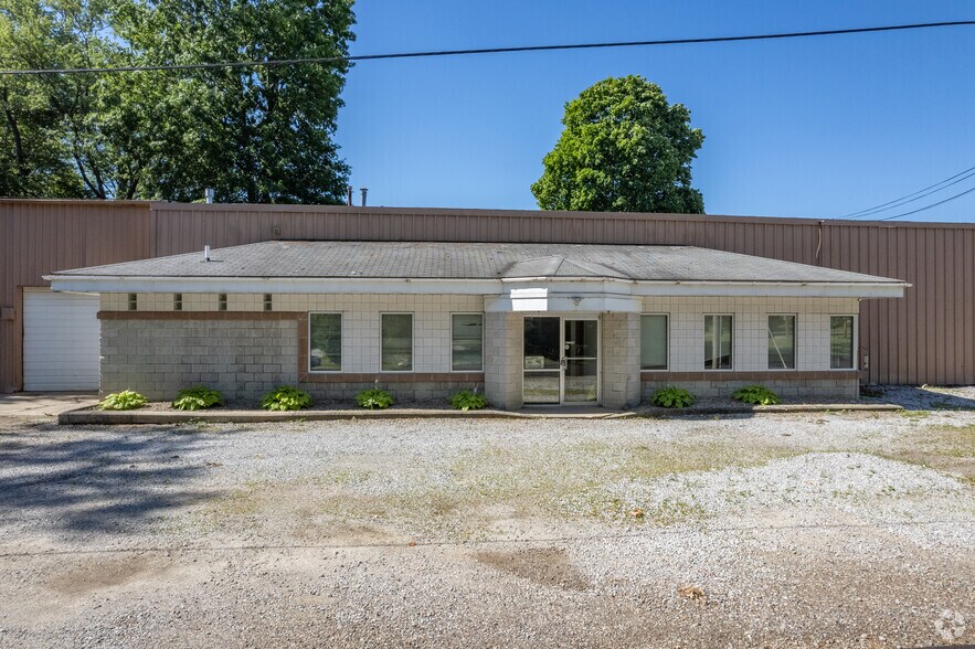 4331 Cleveland Massillon Rd, Norton, OH à vendre - Photo de l’immeuble – Image 2 sur 7