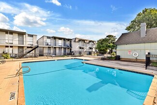 Plus de détails pour 9765 Webb Chapel Rd, Dallas, TX - Logement à vendre