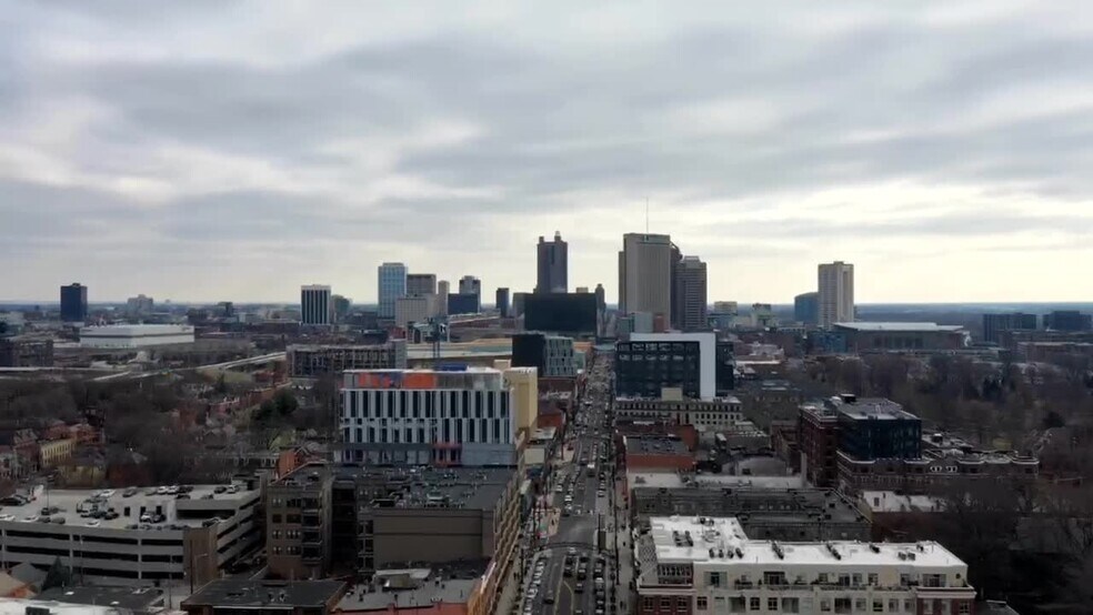 800 N High St, Columbus, OH à louer - Vidéo sur l’annonce professionnelle – Image 2 sur 5