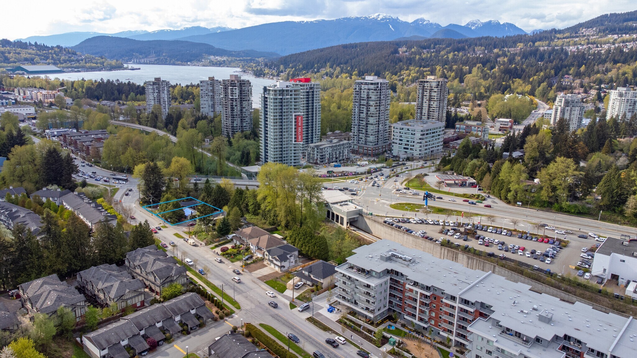 3324 Dewdney Trunk Rd, Port Moody, BC à vendre Photo principale– Image 1 sur 2