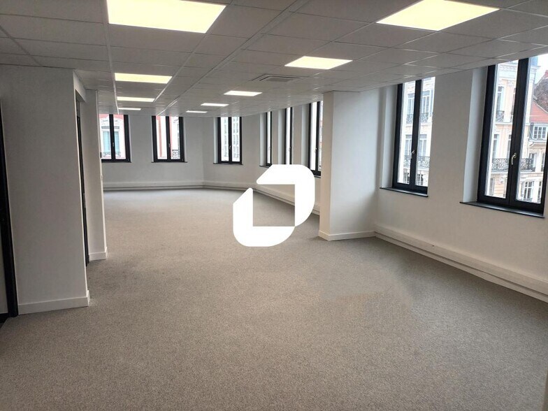 Bureau dans Lille à louer - Photo intérieure – Image 1 sur 7