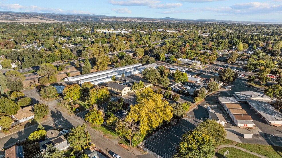 355 Panama Ave, Chico, CA à vendre - Photo de l’immeuble – Image 2 sur 57