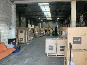 Bureau dans Genas à louer Photo de l’immeuble– Image 2 sur 2