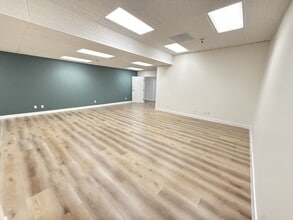 2183 Fairview Rd, Costa Mesa, CA à louer Photo intérieure– Image 2 sur 3