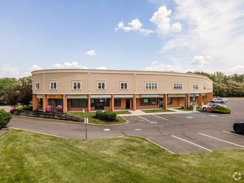 4201 Church Rd, Mount Laurel, NJ à louer - Photo de l’immeuble – Image 1 sur 10