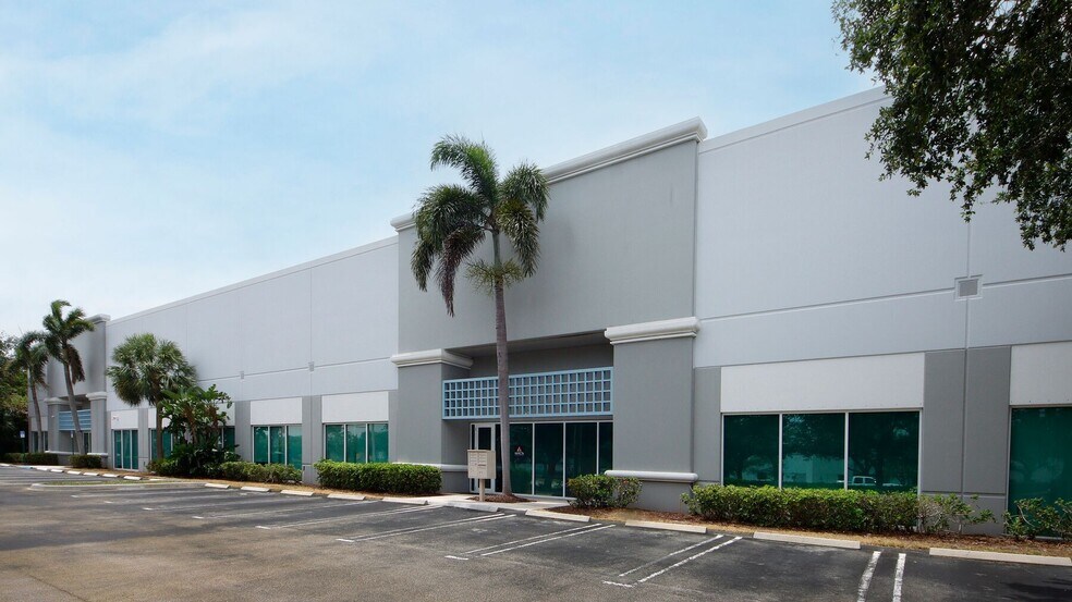1300-1380 Park Central Blvd S, Pompano Beach, FL à louer - Photo principale – Image 1 sur 9