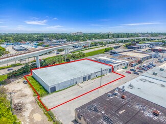 Plus de détails pour 3916-3920 NW 32nd Ave, Miami, FL - Industriel/Logistique à louer