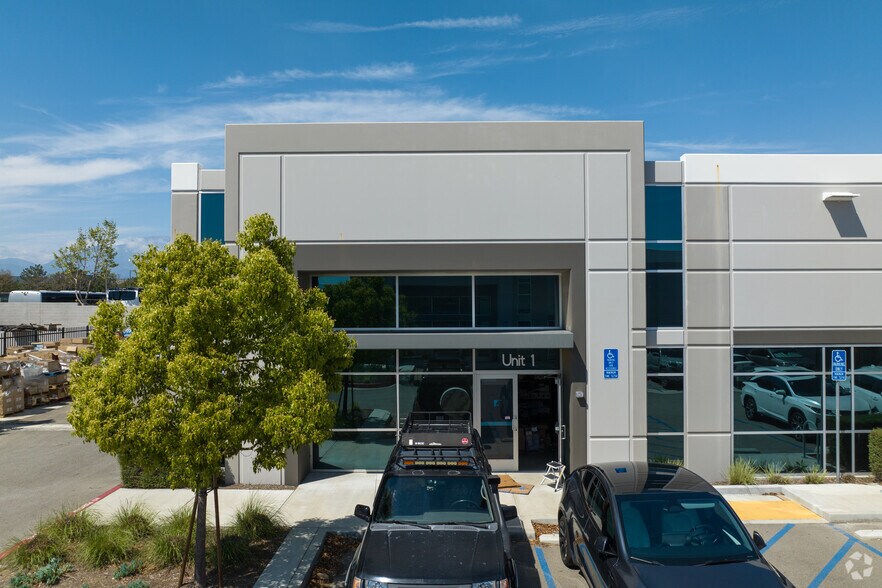 6 De Forest Cir, Jurupa Valley, CA à louer - Photo de l’immeuble – Image 3 sur 10