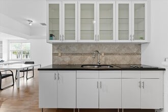 718 N Federal Hwy, Fort Lauderdale, FL à louer Photo intérieure– Image 2 sur 10