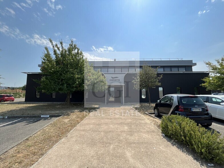 80 Rue Condorcet, Vaulx-Milieu à louer - Photo de l’immeuble – Image 2 sur 12