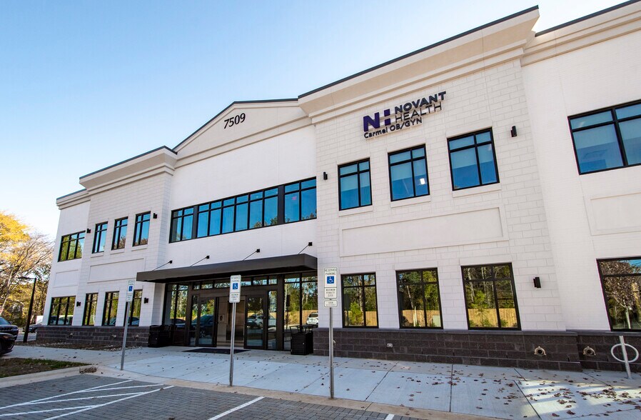 7509 Providence Rd, Charlotte, NC à louer - Photo de l’immeuble – Image 3 sur 6