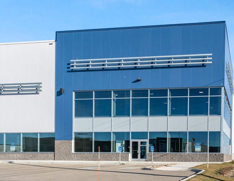 3620 Burron Av, Saskatoon, SK à louer - Photo de l’immeuble – Image 2 sur 9