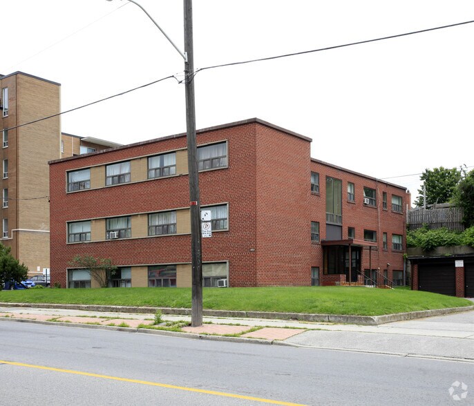 1051 Victoria Park Ave, Toronto, ON à vendre - Photo de l’immeuble – Image 3 sur 17