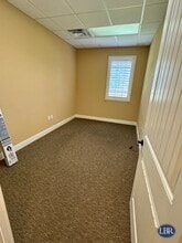 6032 N Wickham Rd, Melbourne, FL à louer Photo intérieure– Image 2 sur 9