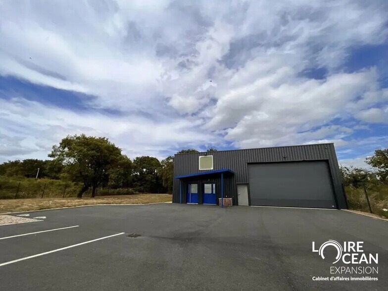 Local d’activités dans Nantes à louer - Photo de l’immeuble – Image 1 sur 13
