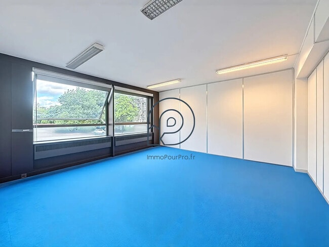 Plus de détails pour 20 Avenue De Flandre, Croix - Bureau à vendre