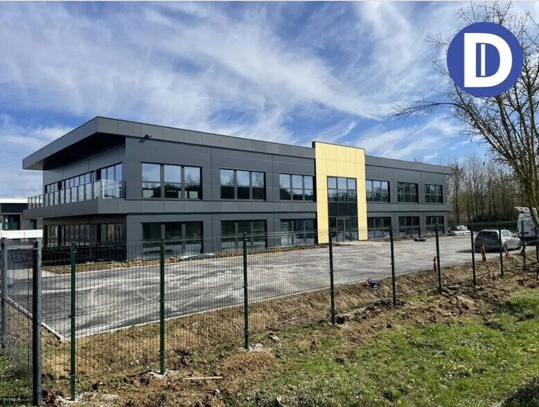 Bureau dans NORROY-LE-VENEUR à louer - Photo de l’immeuble – Image 1 sur 1