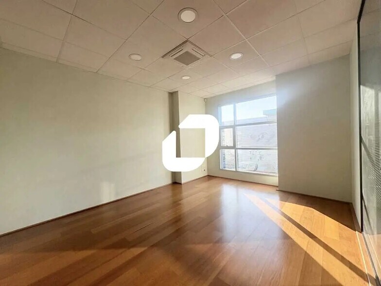 Bureau dans Floirac à louer - Photo de l’immeuble – Image 3 sur 13