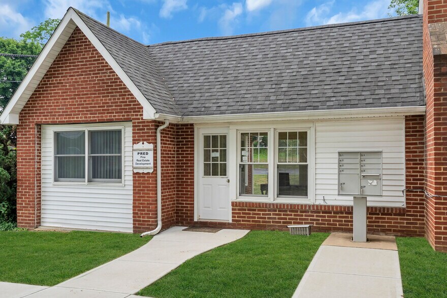 8-10 Tindall Rd, Middletown, NJ à louer - Photo de l’immeuble – Image 3 sur 18