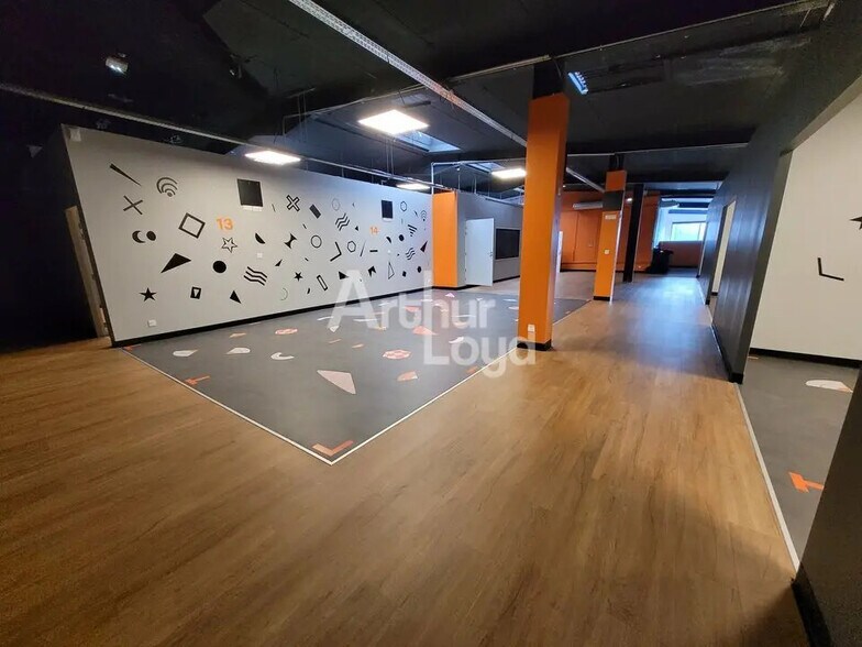 Local commercial dans Epagny Metz-Tessy à louer - Photo de l’immeuble – Image 3 sur 6