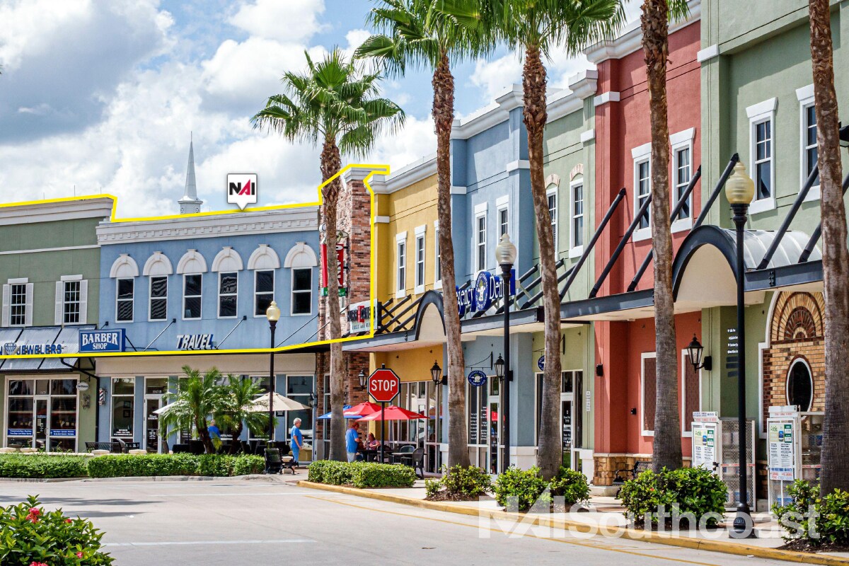 10451 SW Village Center Dr, Port Saint Lucie, FL à louer Photo de l’immeuble– Image 1 sur 11