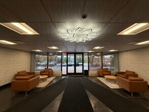 420 Columbus Ave, Valhalla, NY à louer Photo intérieure– Image 2 sur 11